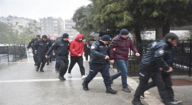 13 ilde FETÖ'ye operasyon: 21 gözaltı