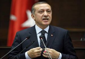 Başbakan konuşuyor, alkış tufanı kopuyor