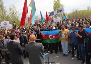 Azerbaycan'a destek için yürüdüler