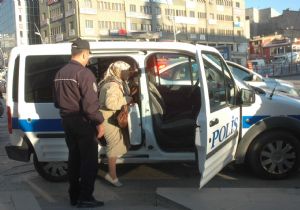 Polis otosu gelin arabası oldu
