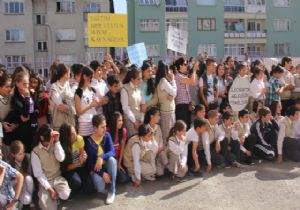 Erzurum'da öğrencinin de velinin de aklı karıştı