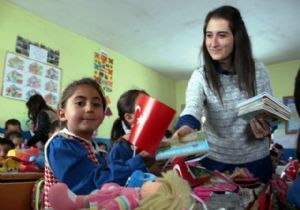 Üniversiteli gençlerden eğitim eli