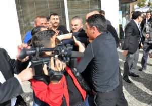 Basına çirkin saldırı