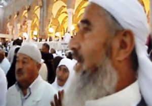 Dadaşlar Umre'de Başbakan Erdoğan'a dua etti