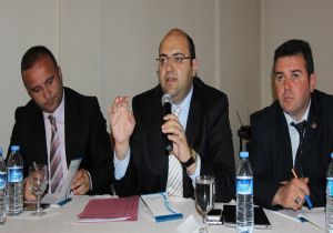 Orhan, esnafla Ilıca Çarşı Projesi'ni paylaştı