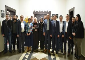 AK Parti'den hizmet istişaresi