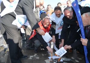 KAMU-SEN'den maaş protestosu