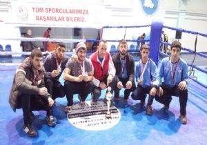Van'dan şampiyon olarak döndüler