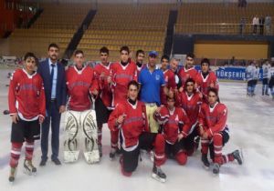 Şampiyonluk Kupasını Erzurum'a getirdiler