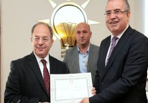 Akdağ mazbatasını aldı