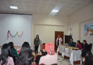 Özdemir çocukların gönlünü kazandı