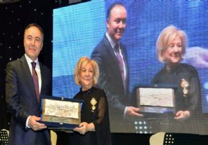 AYÇOV'dan Altıparmak'a şükran plaketi