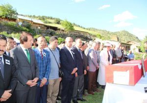 Şehit Tok tekbirlerle uğurlandı