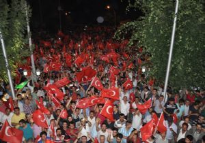 Muş'ta on binler sokağa döküldü