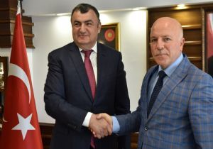 DATÜB Başkanı Kassanov Demokrasi nöbetindeydi