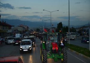 Erzurum Çiftçisi demokrasi nöbetinde