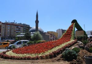 Büyükşehir'den Demokrasi Anıtı