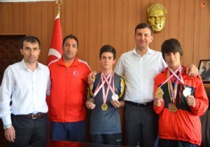 Öz, sportif başarıyı ödüllendirdi