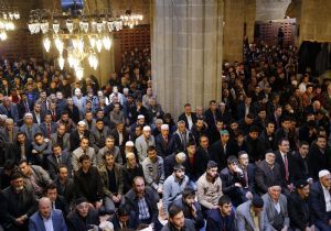 8 camide hatimle teravih kılınacak