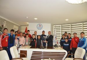 Gümüş kupayı Erzurum'a getirdiler