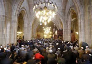 ‘Şühedanın İzinde, Huzurda Niyazdayız' çağrısı