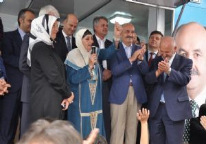 ‘Onlar atıyor, AK Parti yapıyor'