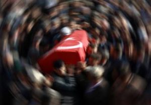 Erzurum polisi amirine ağlıyor