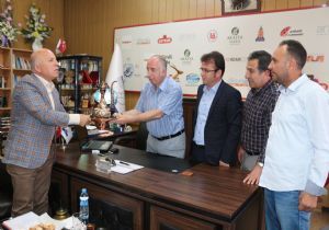 Sekmen: ‘İstişaresiz adım atmayız'