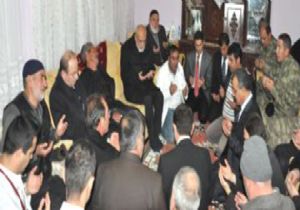 Eller şehidimiz için semaya kalktı