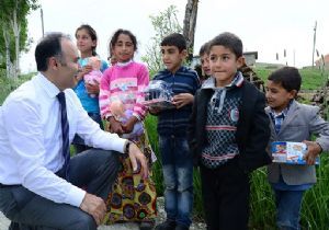 Karne hediyeleri Vali Altıparmak'tan