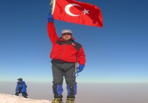 Doğu'dan Kırgızistan'a zirve tırmanışı