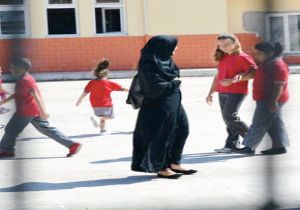 Neymiş efendim, tesettürlüymüş!