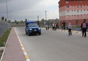 Hırsızlık zanlıları tutuklandı