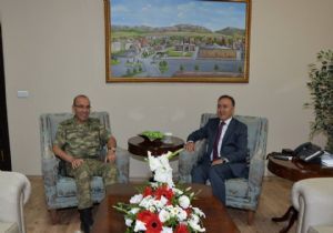 Korgeneral Öngay'dan Vali Altıparmak'a ziyaret