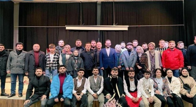 AK tiyatro ekibi Gara Sevda'yı sahneledi