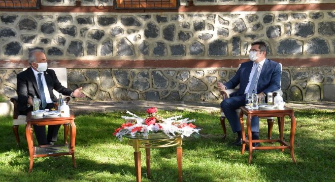 ATAUNİ Vali Memiş'i ağırladı