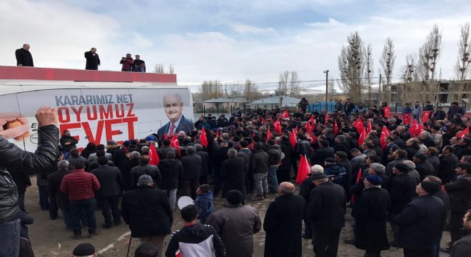 Akdağ Köprüköy'de konuştu
