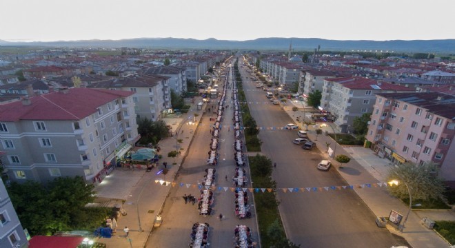 Aziziye'deki iftar buluşmasına rekor katılım