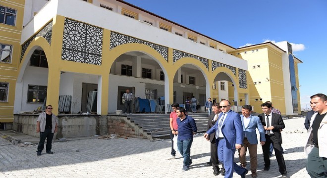 Azizoğlu Eğitim Kampüsü'ndeydi