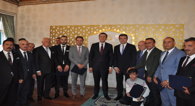 Bakan Selçuk Erzurum'da STK temsilcileriyle bir araya geldi