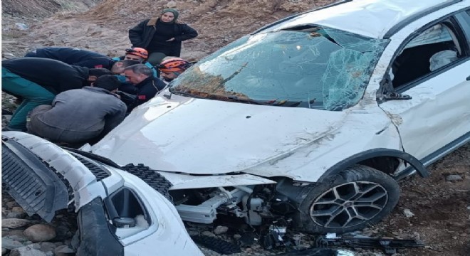 Bingöl yolunda kaza: 2 yaralı