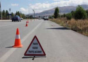 Dadaşkent'te trafik kazası: 3 yaralı