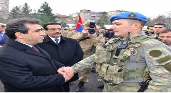 Düğüne gider gibi Afrin'e gittiler