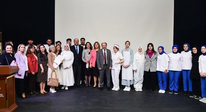 ETÜ'de Dünya Hemşireler Günü kutlandı