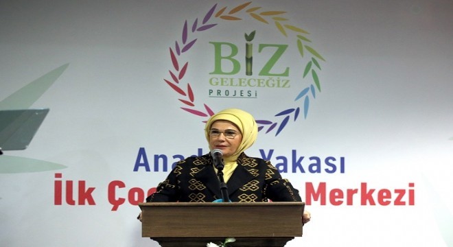 Emine Erdoğan'dan ebeveynlere sosyal medya uyarısı