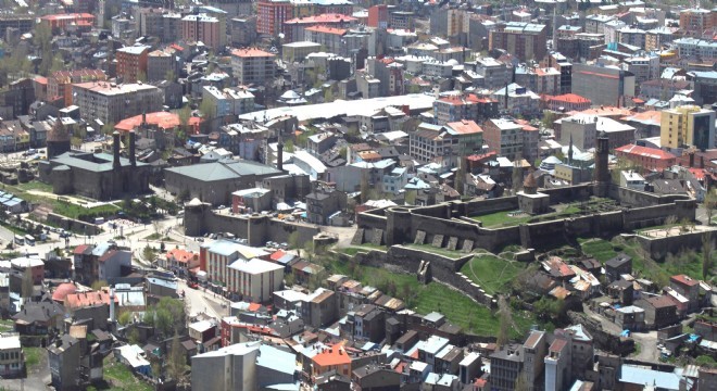 En fazla katılım Köprüköy'den