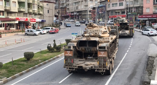 Erzurum'dan sınıra tank sevkiyatı