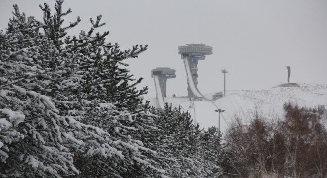 Erzurum güne karla uyandı
