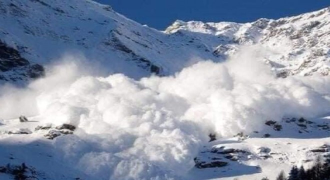 Erzurum'a 3 günde 3 çığ düştü