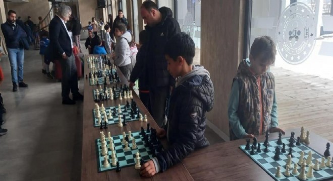 Erzurum'da satranç heyecanı yaşandı